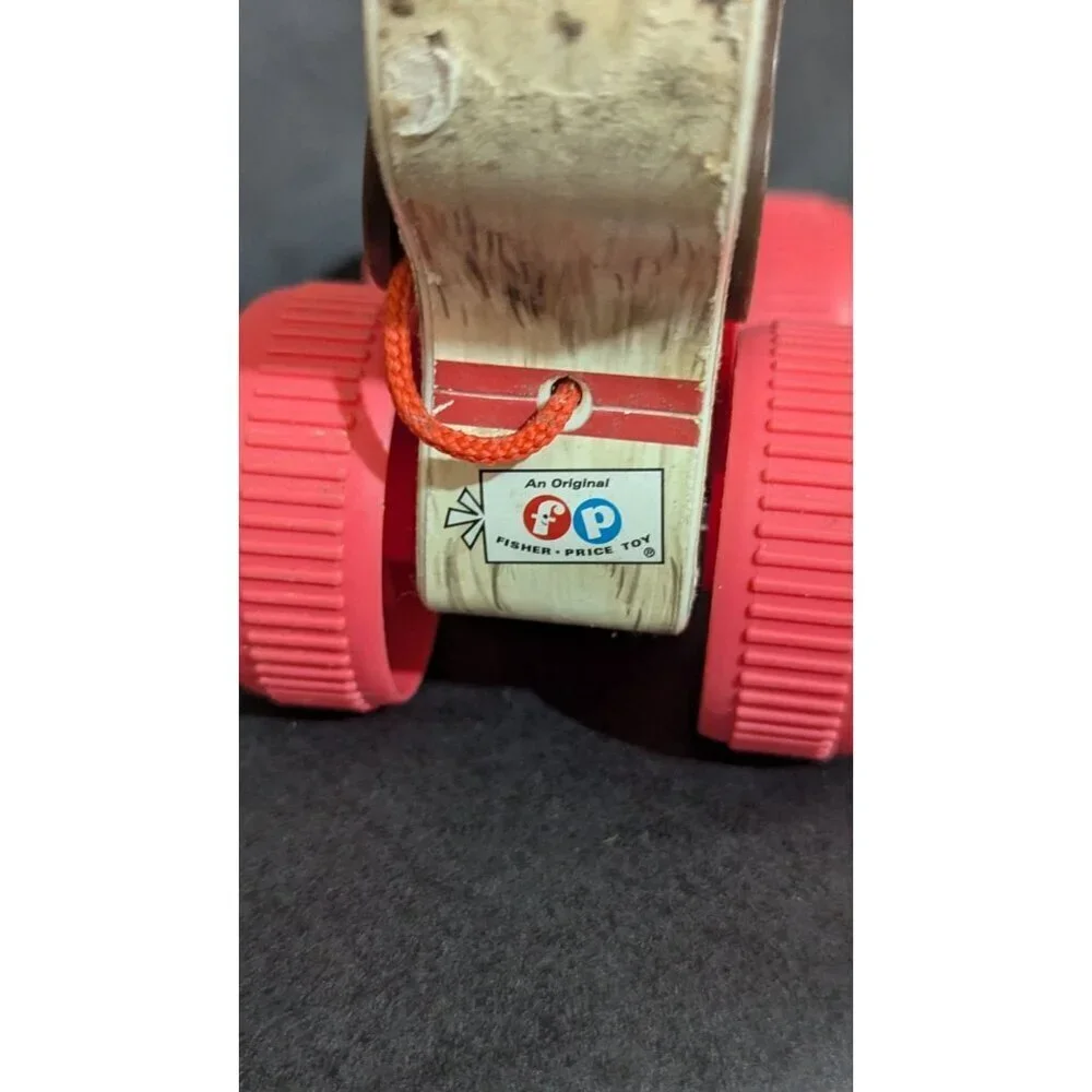 Fisher-Price Pull-Along Puppy Dog Toy With Red Wheels & Tail‎ 2014 retro style